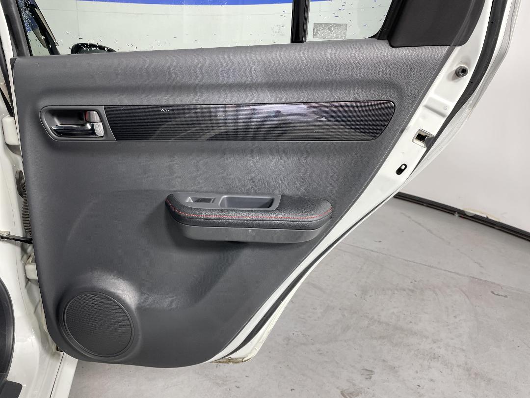 Photo '19' of Suzuki Swift Photo '19' of Suzuki Swift