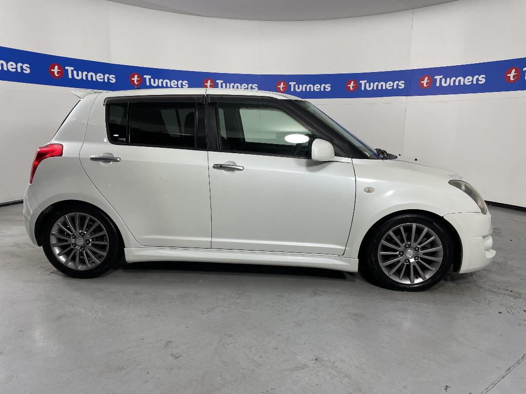 Photo '23' of Suzuki Swift Photo '23' of Suzuki Swift