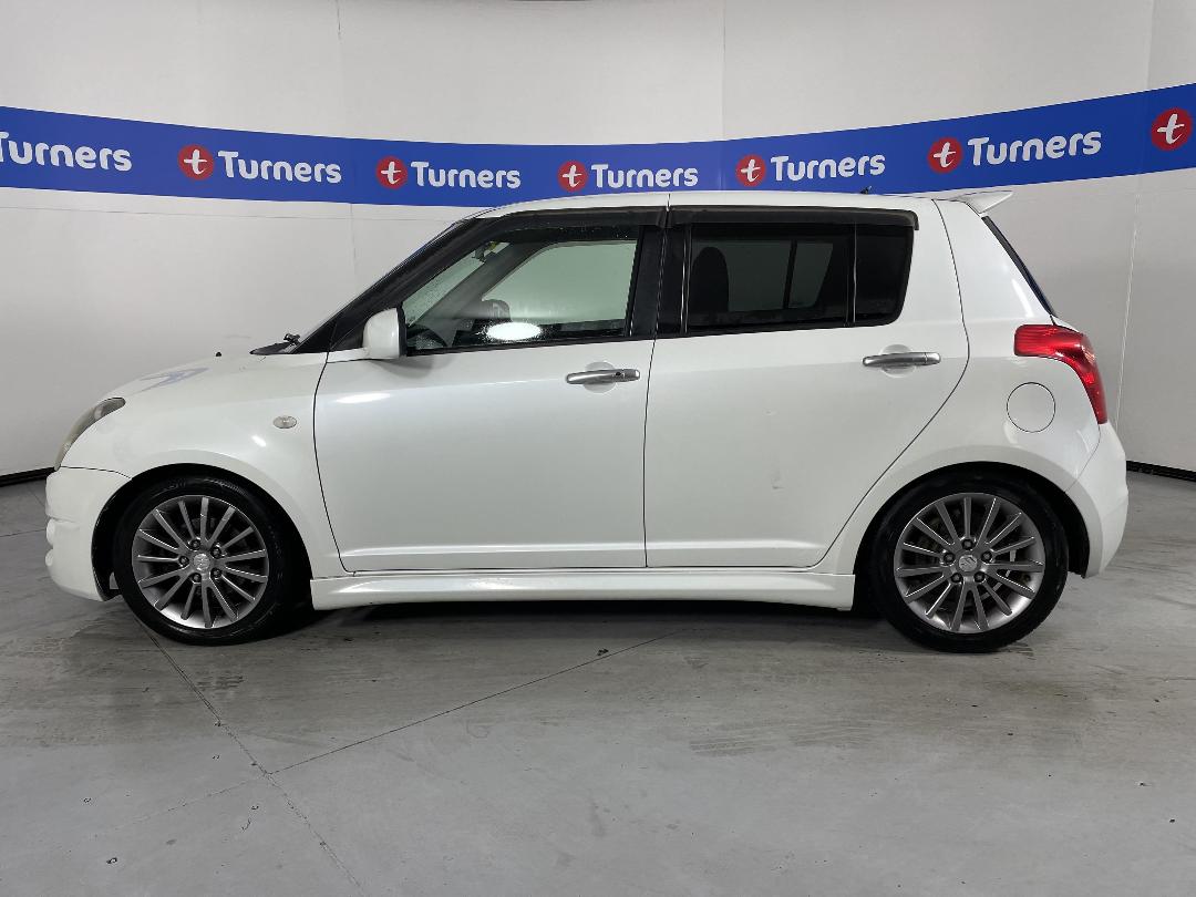 Photo '24' of Suzuki Swift Photo '24' of Suzuki Swift