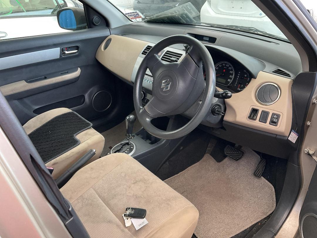 Photo '7' of Suzuki Swift Style