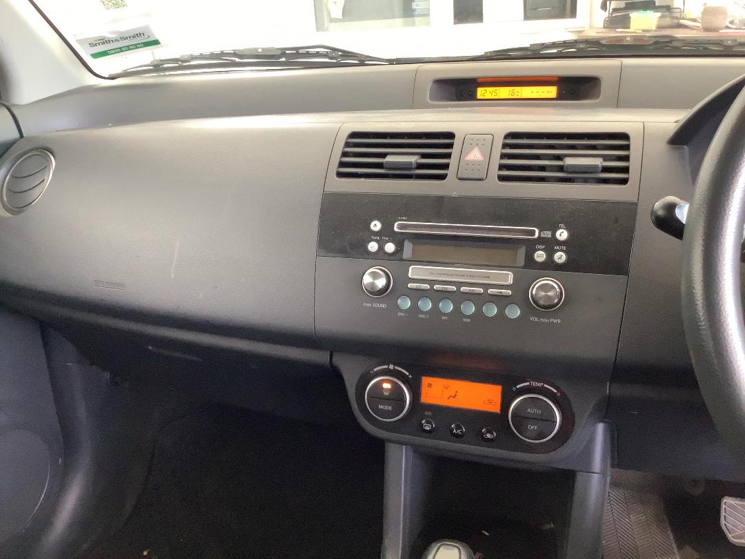 Photo '15' of Suzuki Swift