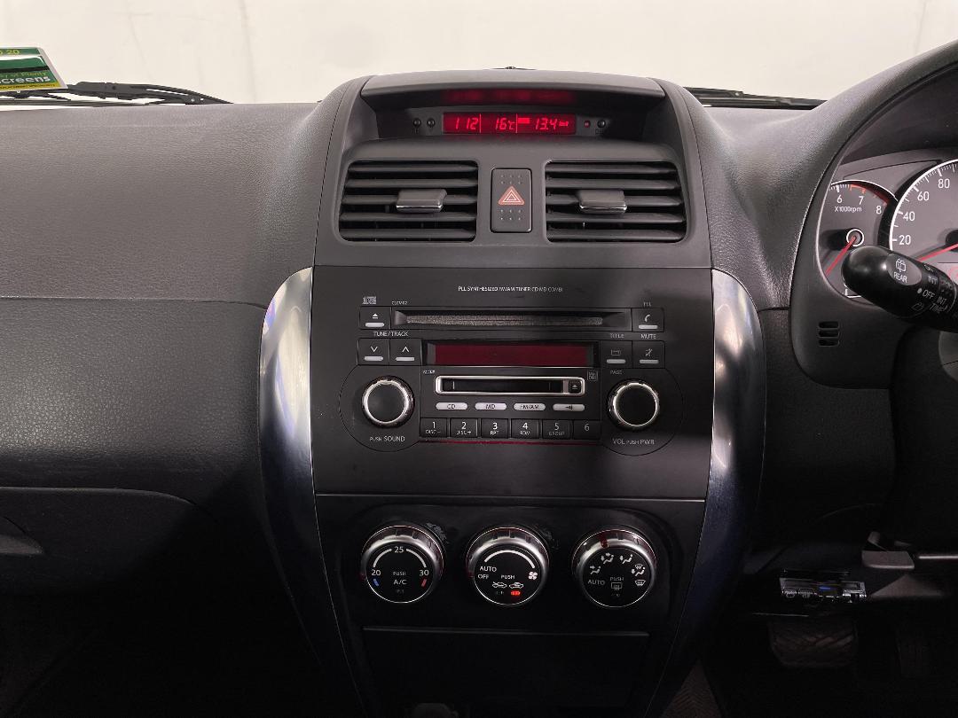 Photo '18' of Suzuki SX4 Photo '18' of Suzuki SX4