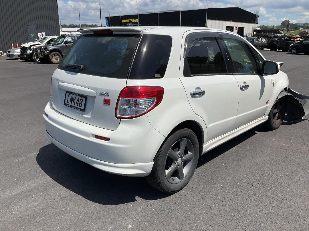 Photo '4' of Suzuki SX4 Photo '4' of Suzuki SX4