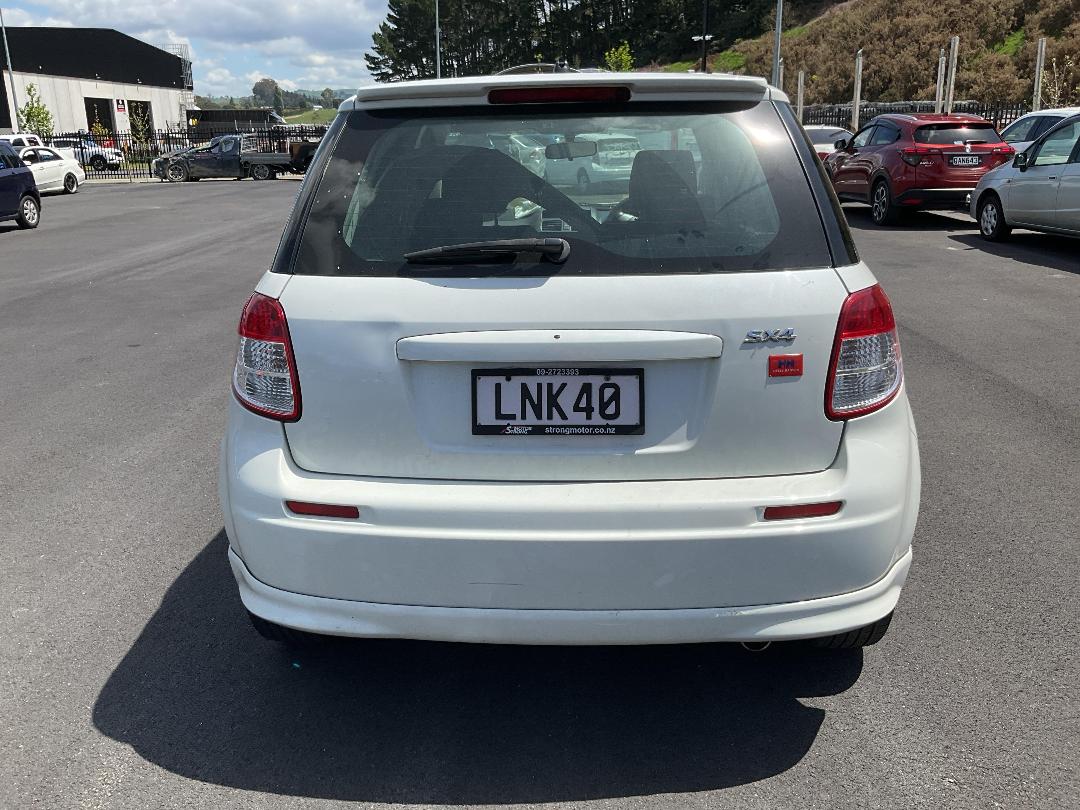 Photo '8' of Suzuki SX4 Photo '8' of Suzuki SX4