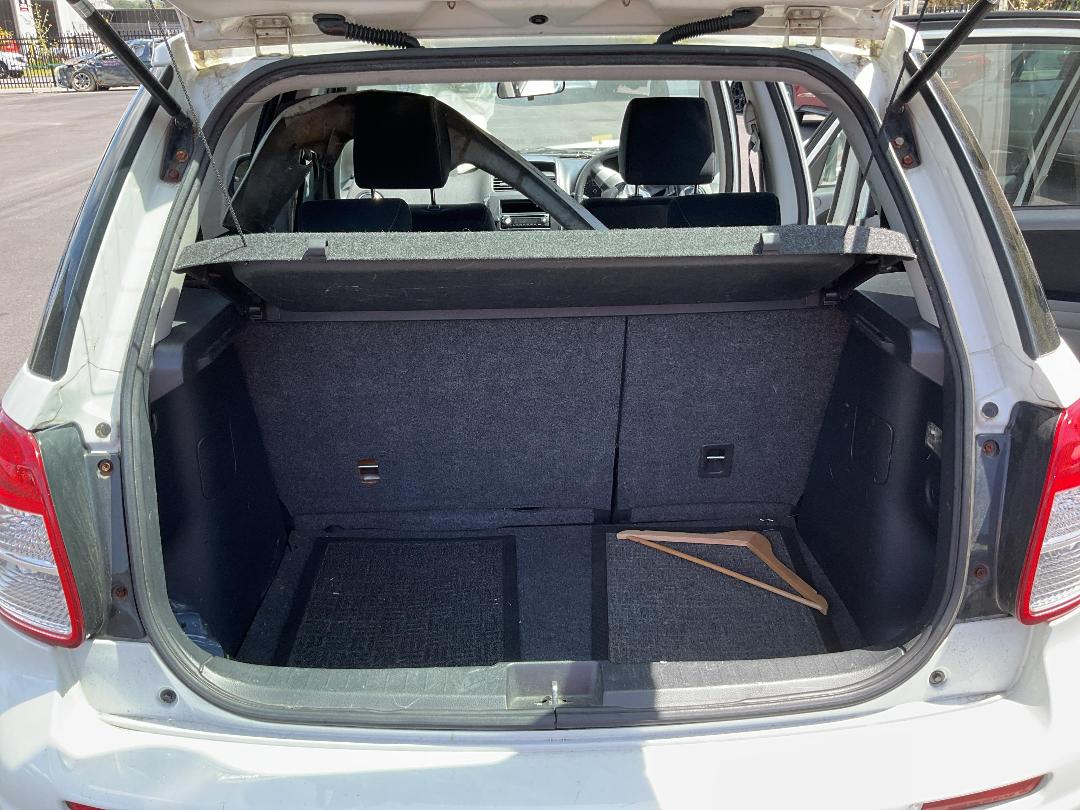 Photo '19' of Suzuki SX4 Photo '19' of Suzuki SX4