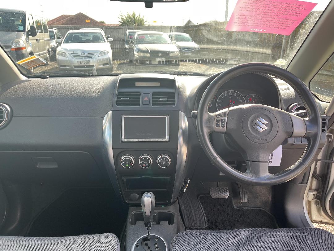 Photo '15' of Suzuki SX4