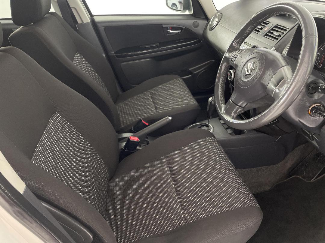 Photo '16' of Suzuki SX4 Photo '16' of Suzuki SX4