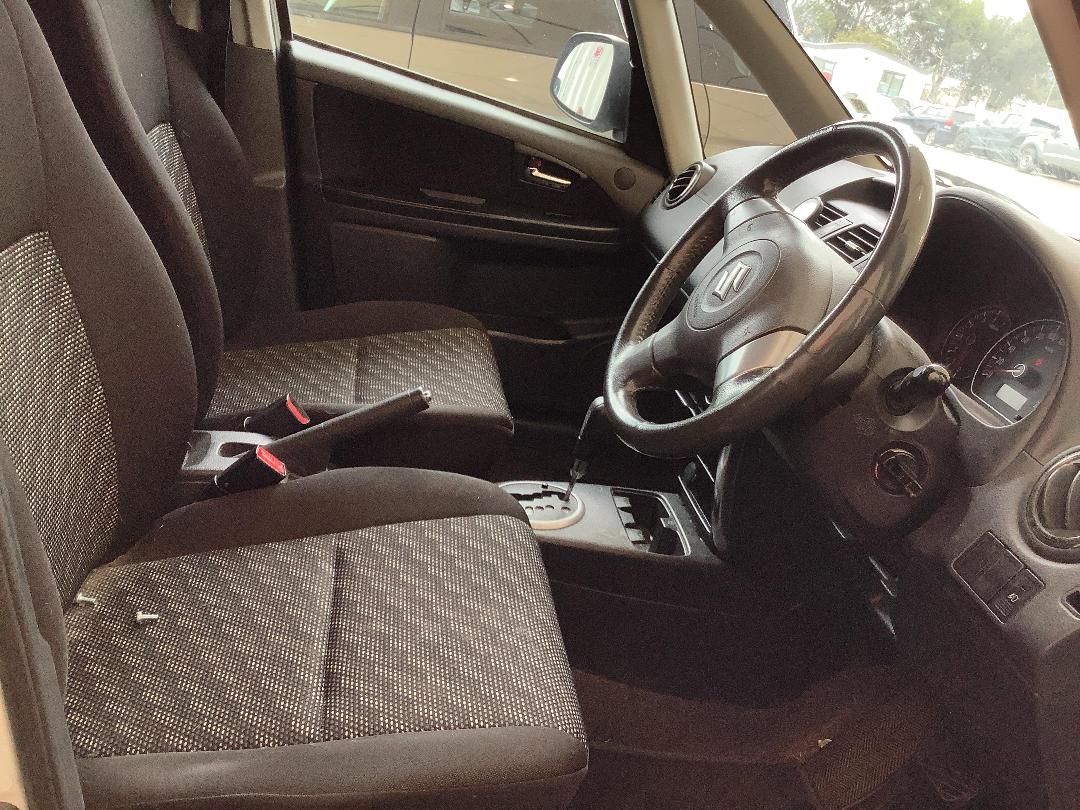 Photo '8' of Suzuki SX4