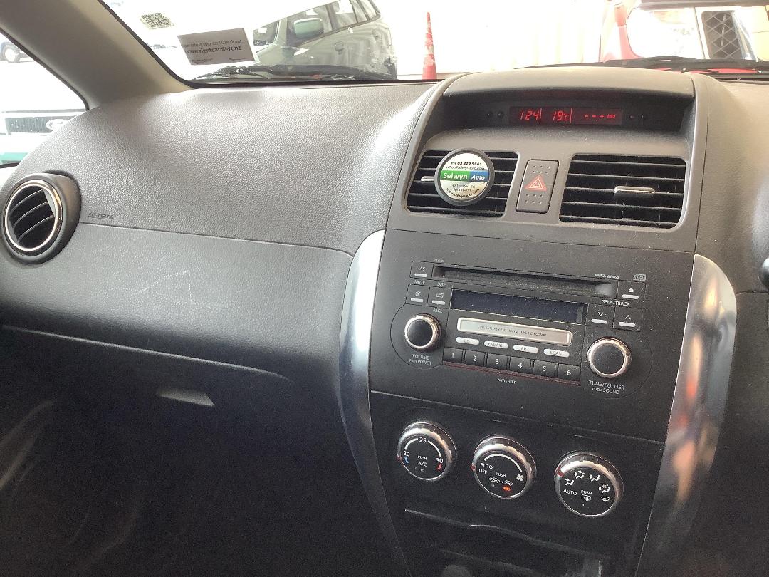 Photo '15' of Suzuki SX4