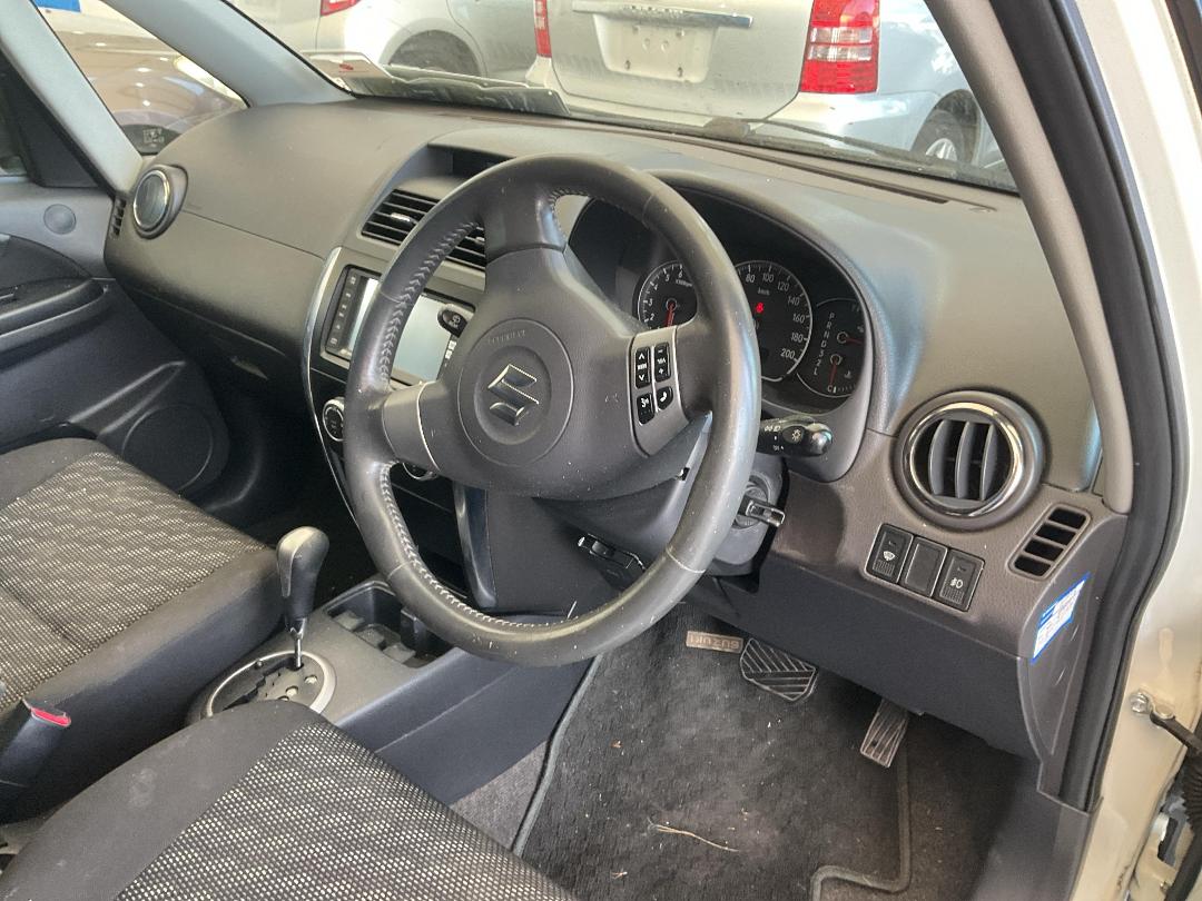 Photo '21' of Suzuki SX4