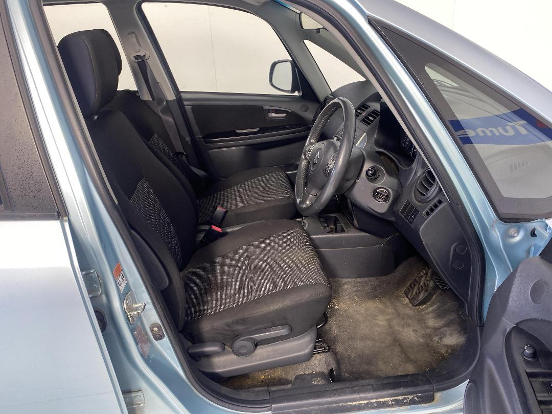 Photo '16' of Suzuki SX4