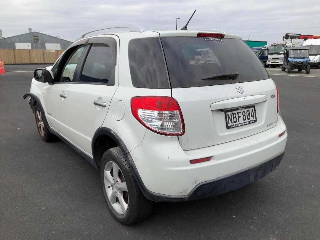 Photo '4' of Suzuki SX4