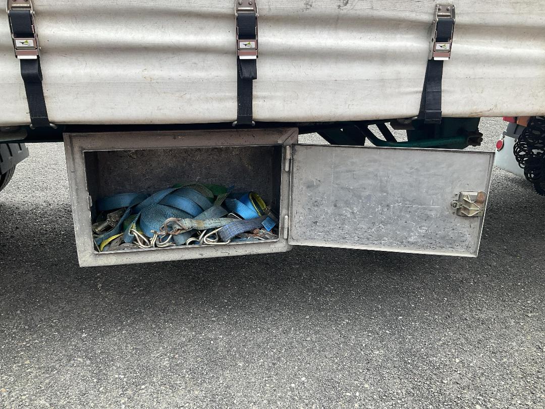 Photo '12' of TMC SG 3287 Curtainsider B-Train