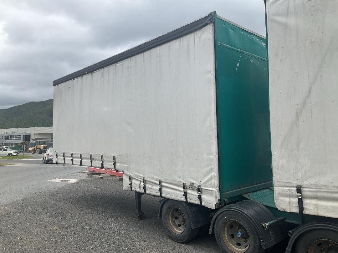 Photo '4' of TMC SH 3286 Curtainsider B-Train