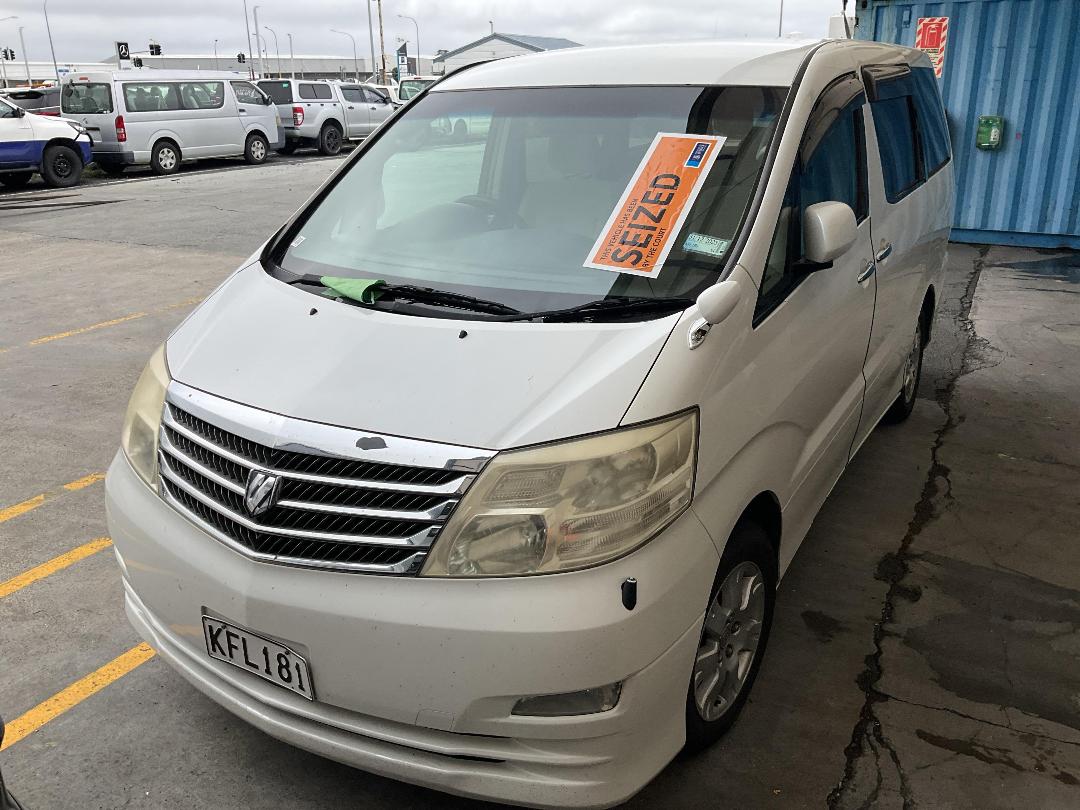 Photo '5' of Toyota Alphard