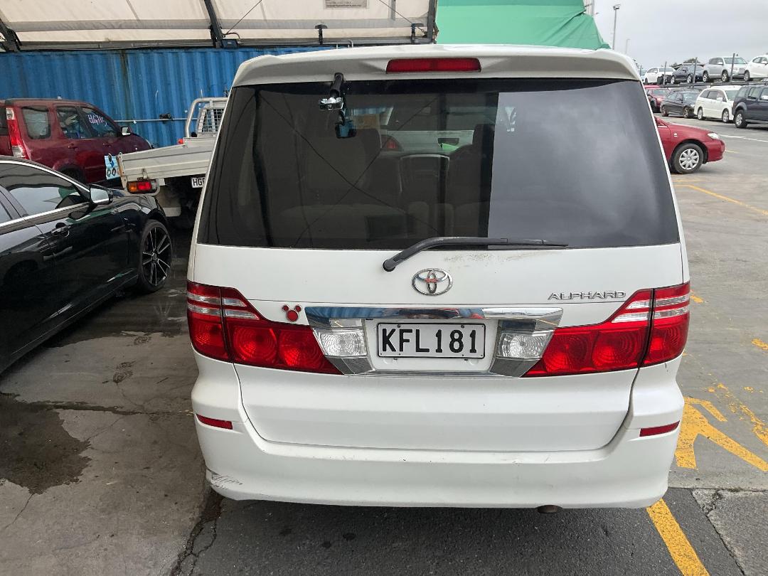 Photo '12' of Toyota Alphard