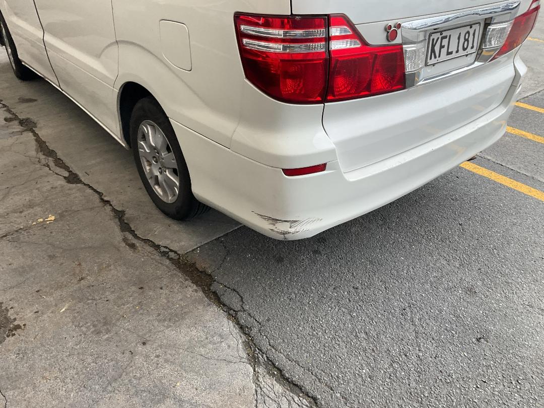 Photo '11' of Toyota Alphard