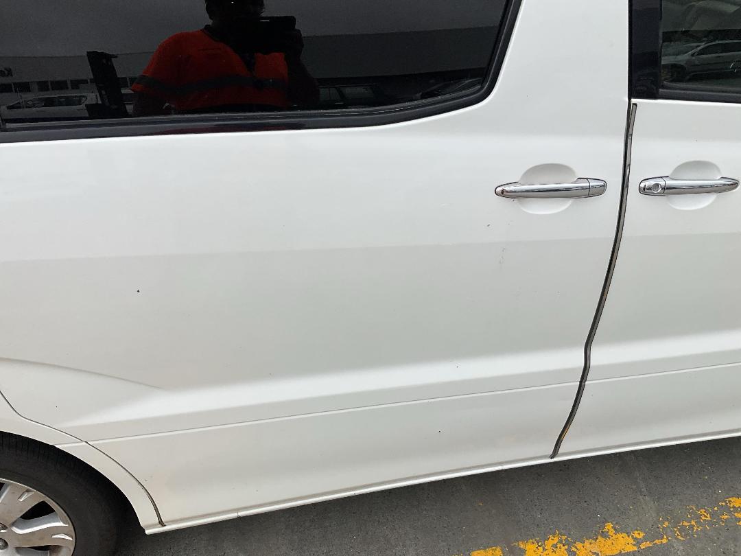 Photo '15' of Toyota Alphard