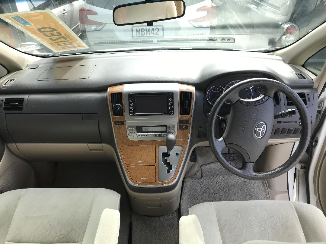 Photo '25' of Toyota Alphard