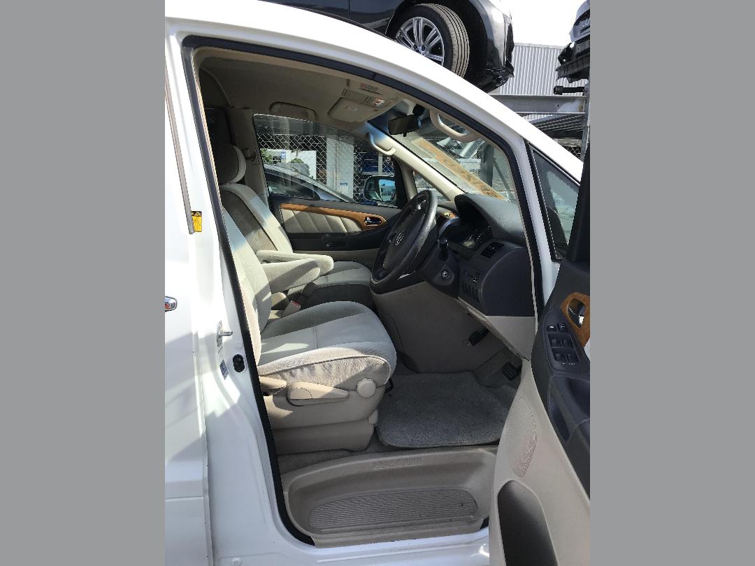 Photo '26' of Toyota Alphard