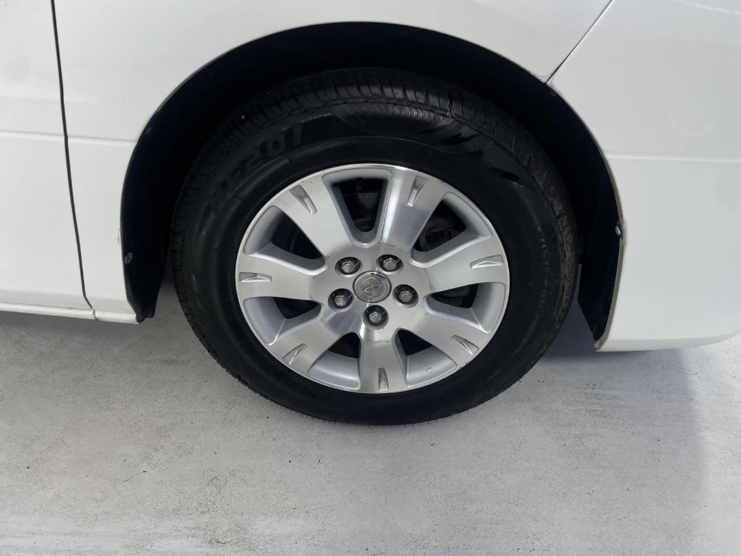 Photo '9' of Toyota Alphard Photo '9' of Toyota Alphard