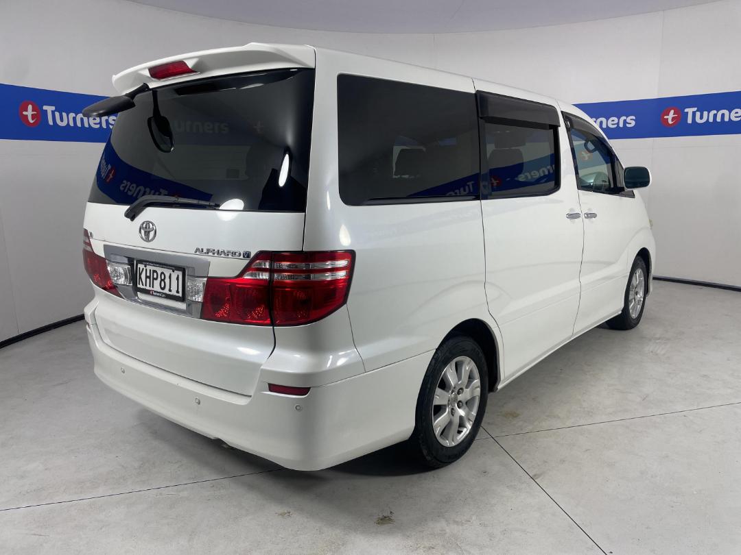 Photo '7' of Toyota Alphard Photo '7' of Toyota Alphard