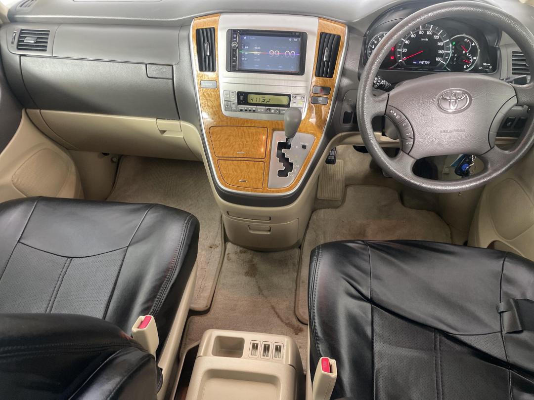 Photo '18' of Toyota Alphard Photo '18' of Toyota Alphard