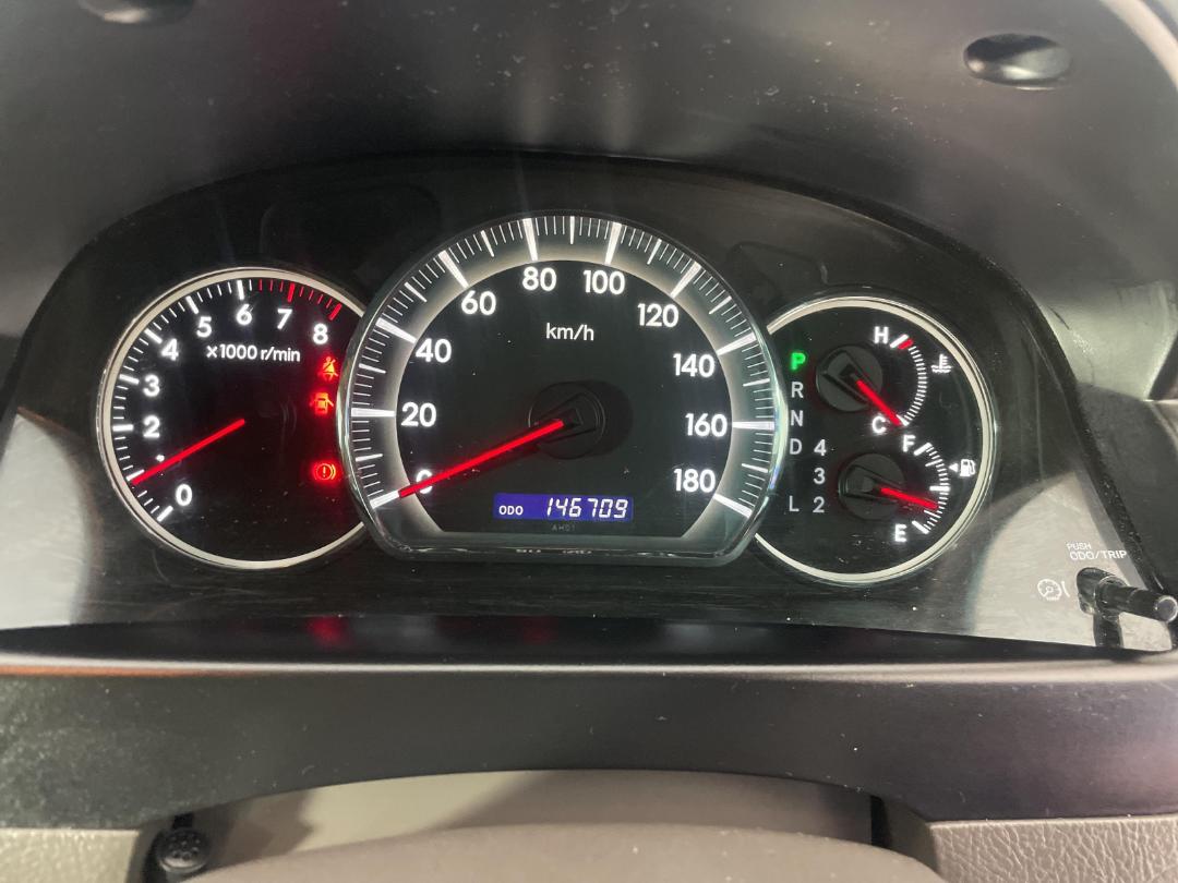 Photo '20' of Toyota Alphard Photo '20' of Toyota Alphard