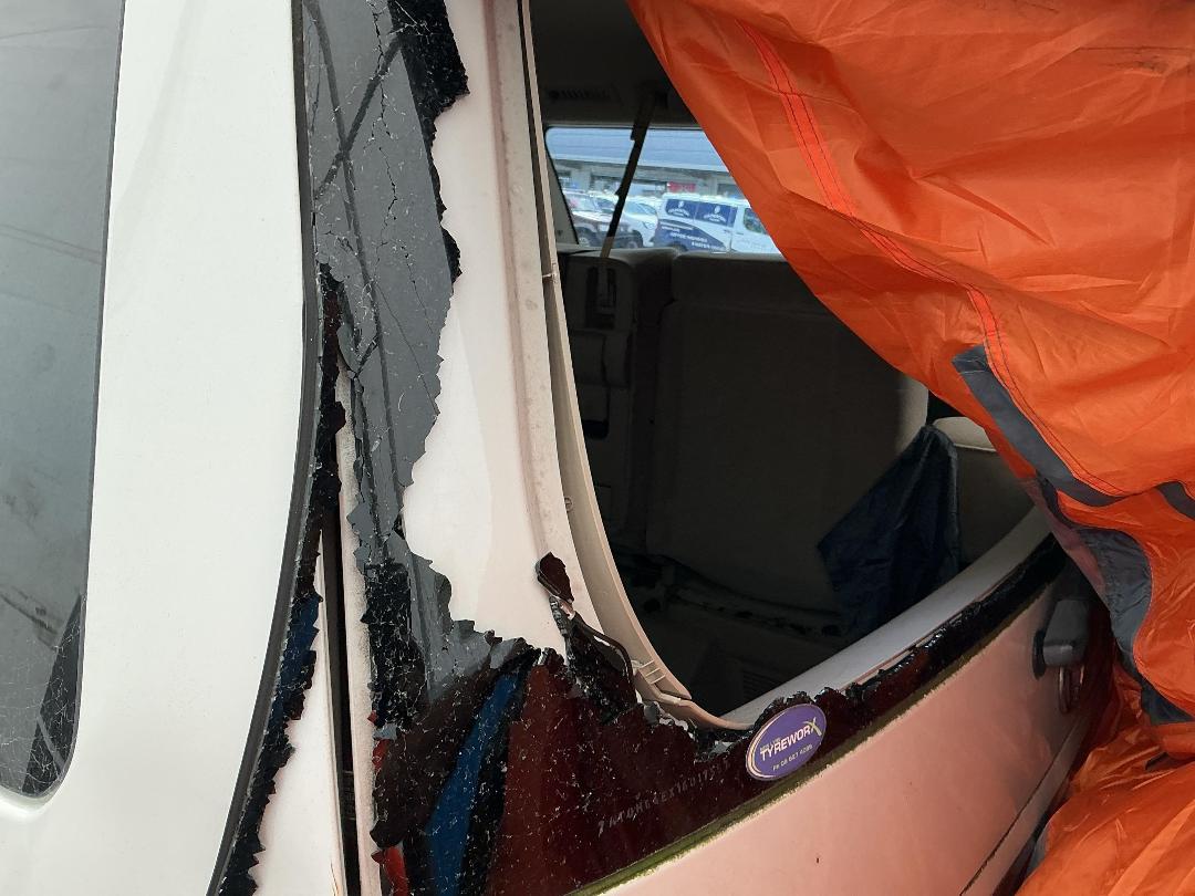 Photo '13' of Toyota Alphard Hybrid