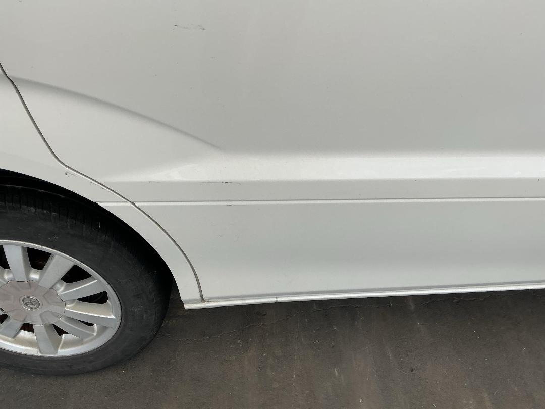 Photo '18' of Toyota Alphard Hybrid