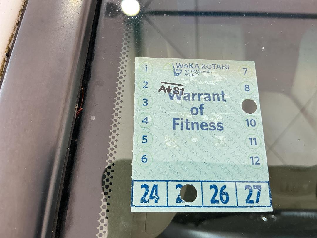 Photo '27' of Toyota Alphard Hybrid