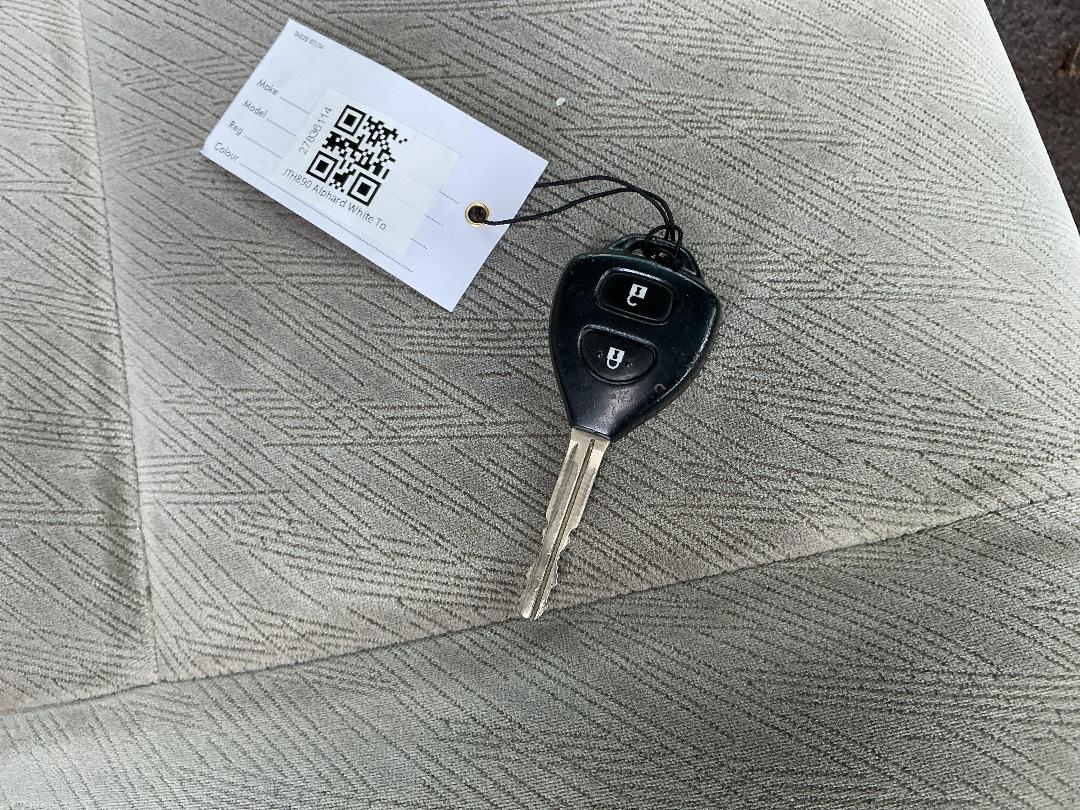 Photo '25' of Toyota Alphard Hybrid