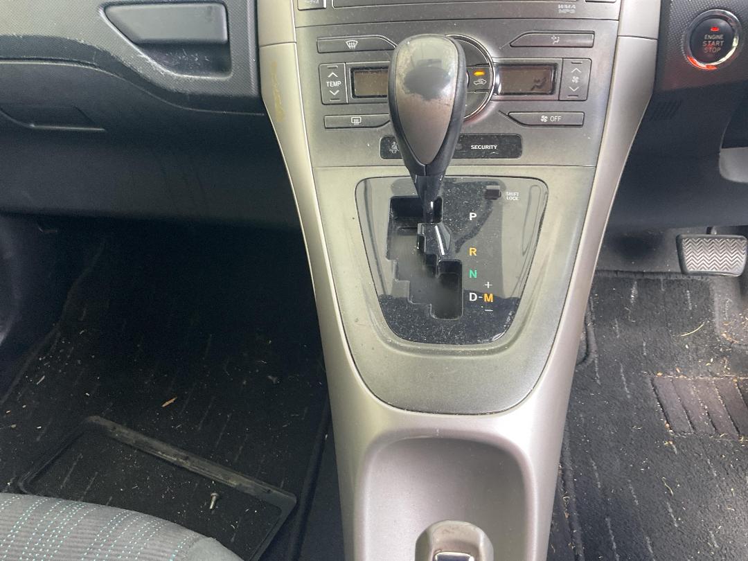 Photo '11' of Toyota Auris