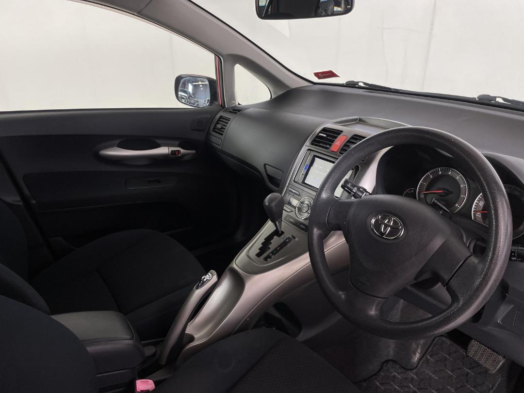 Photo '16' of Toyota Auris Photo '16' of Toyota Auris