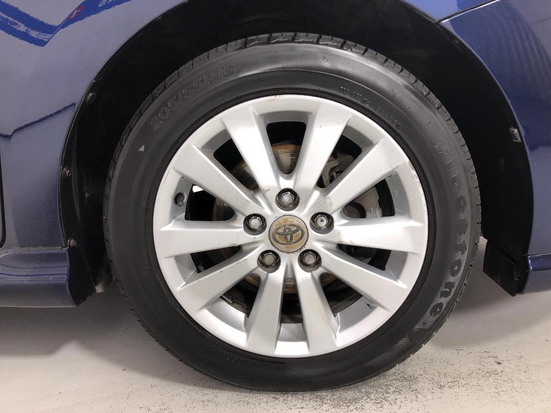 Photo '9' of Toyota Auris