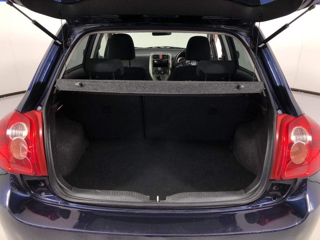 Photo '14' of Toyota Auris