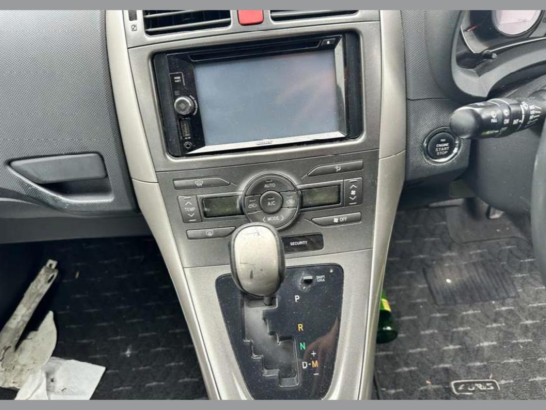 Photo '7' of Toyota Auris