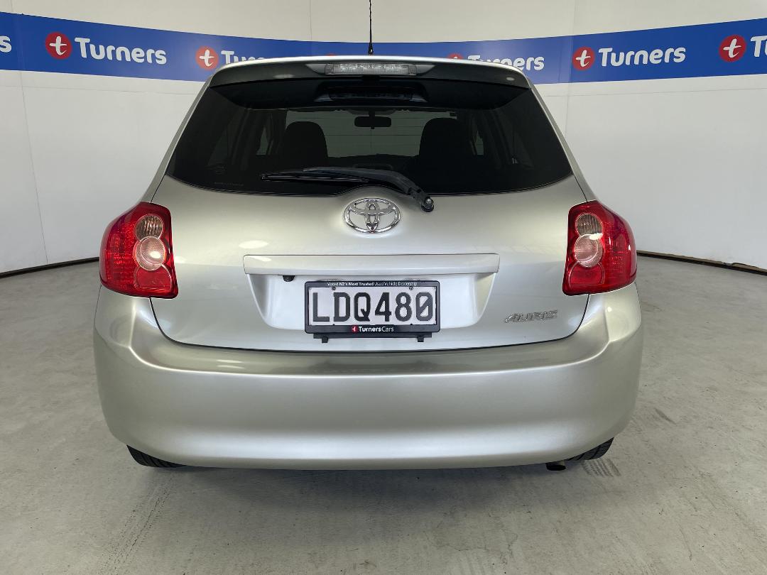 Photo '6' of Toyota Auris
