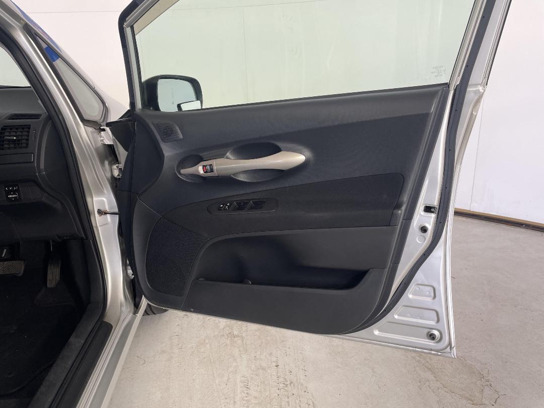 Photo '15' of Toyota Auris