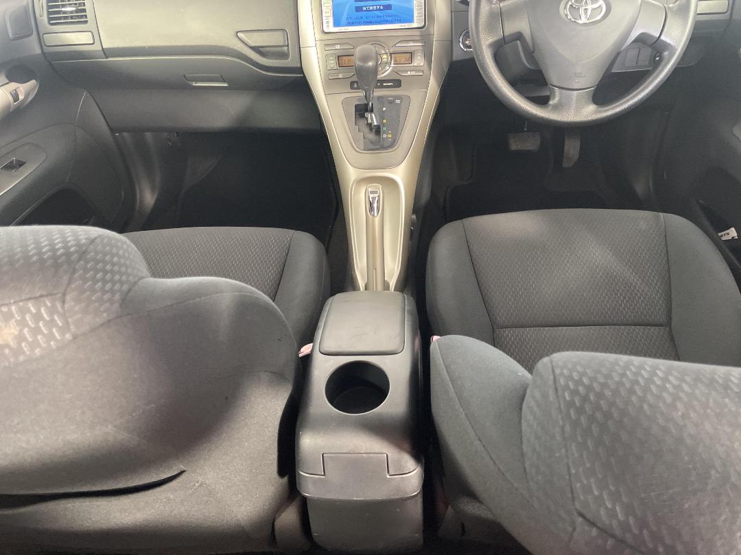 Photo '18' of Toyota Auris