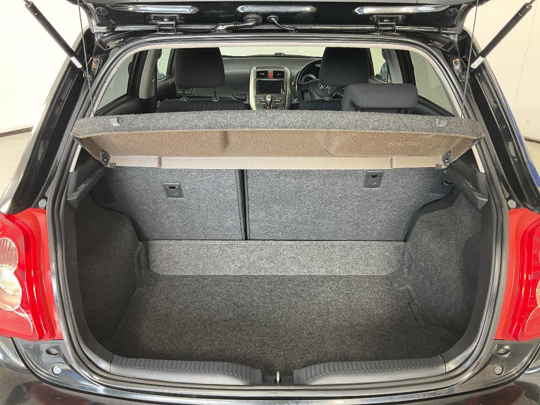 Photo '14' of Toyota Auris