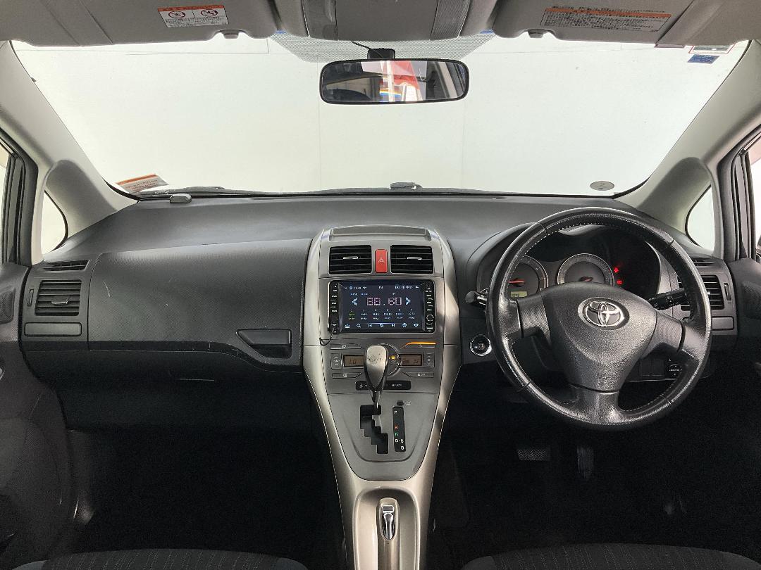 Photo '17' of Toyota Auris