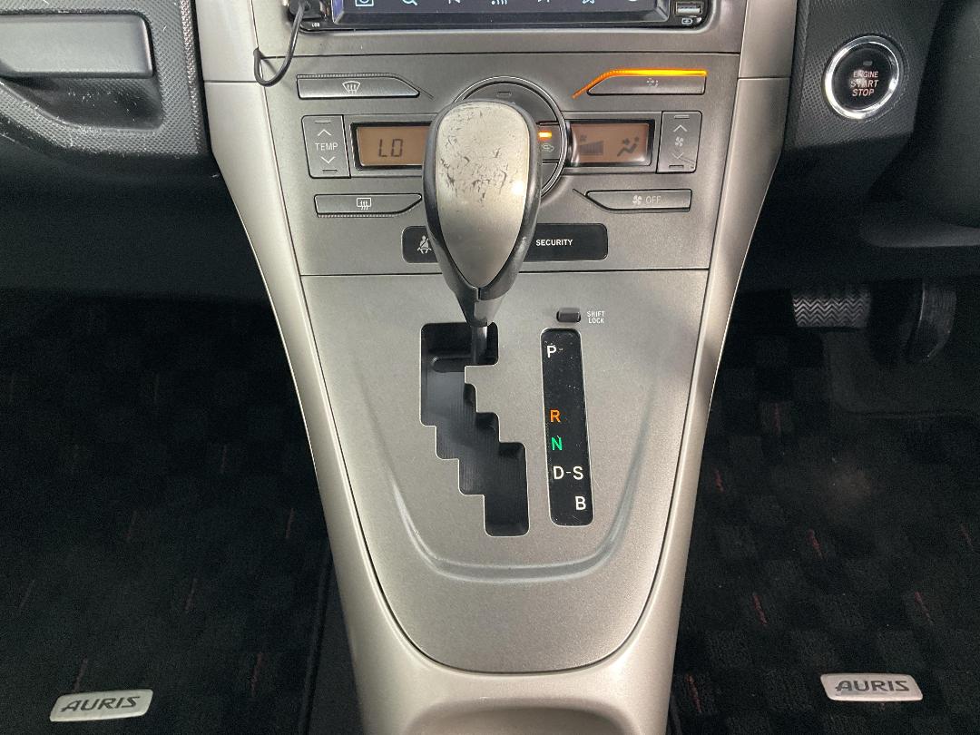 Photo '18' of Toyota Auris