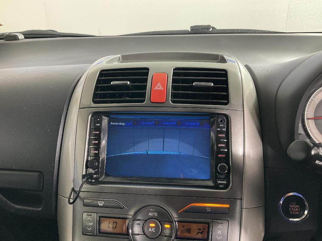 Photo '28' of Toyota Auris