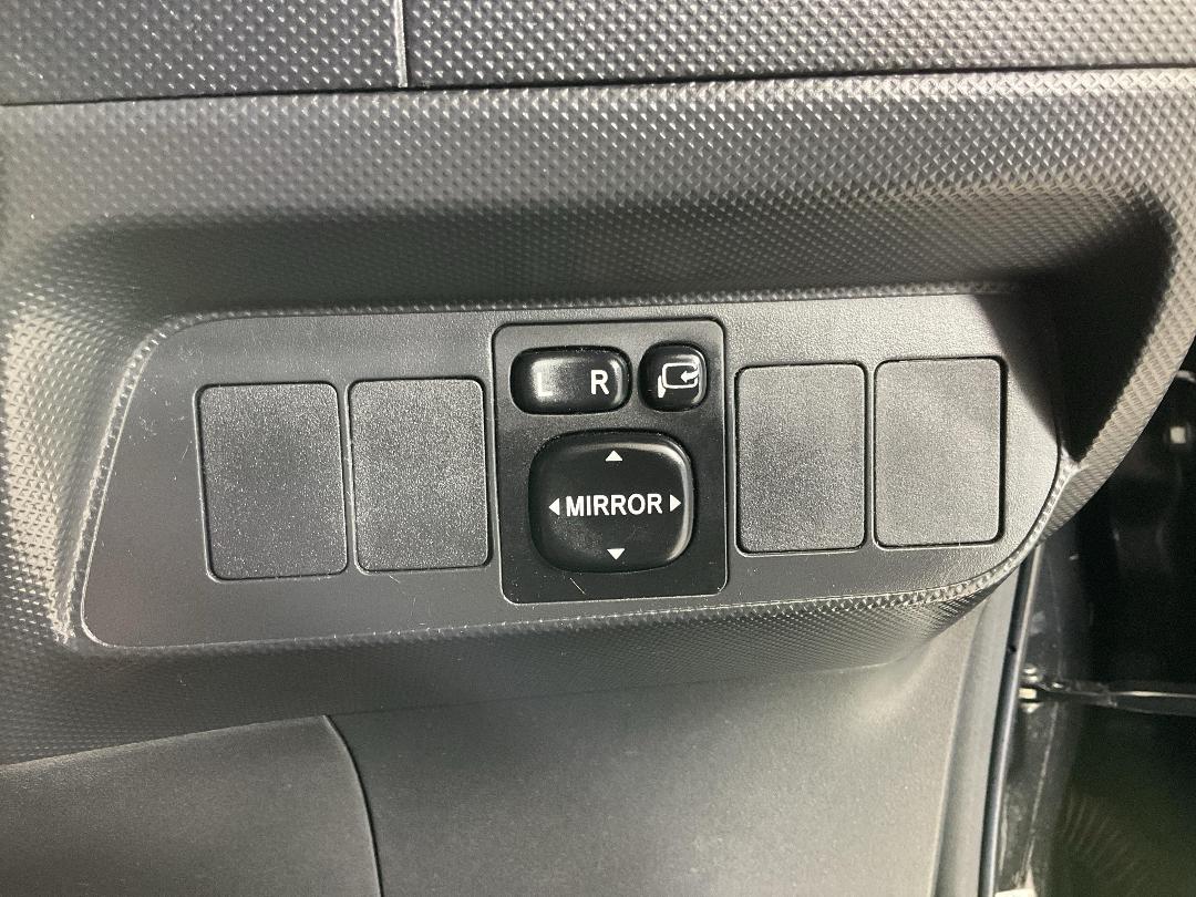 Photo '27' of Toyota Auris