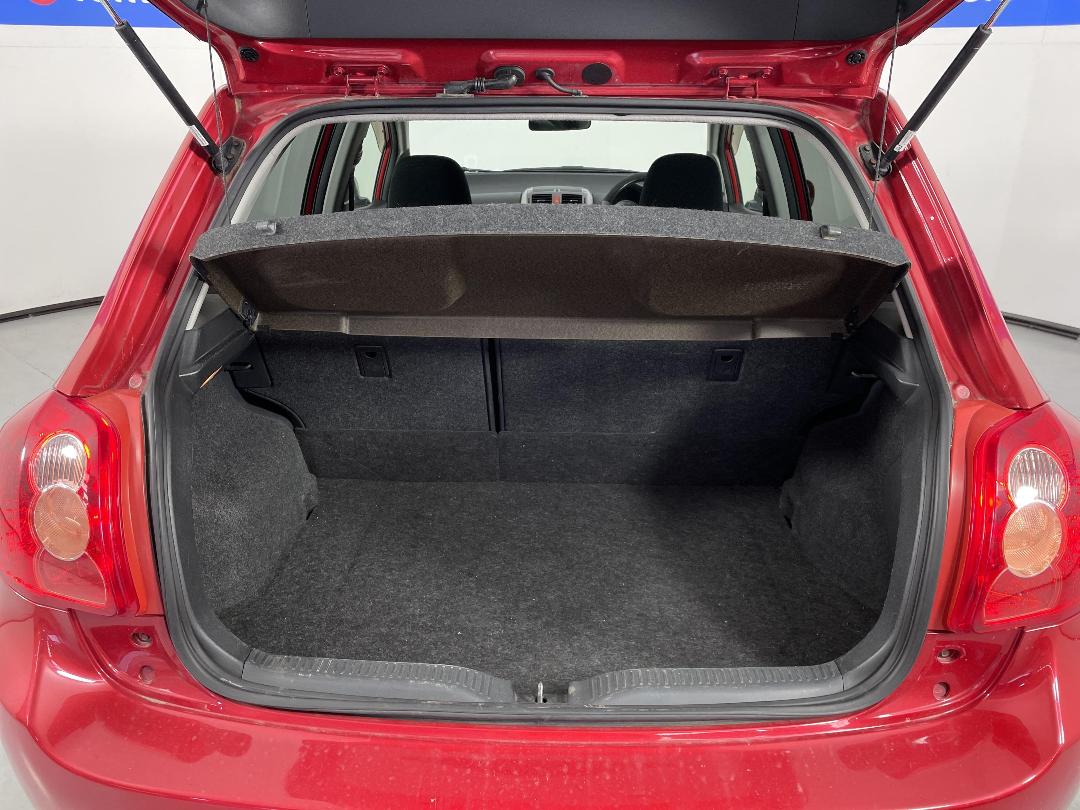 Photo '14' of Toyota Auris