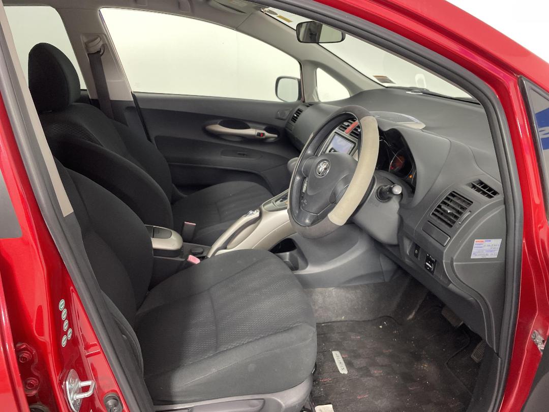 Photo '16' of Toyota Auris