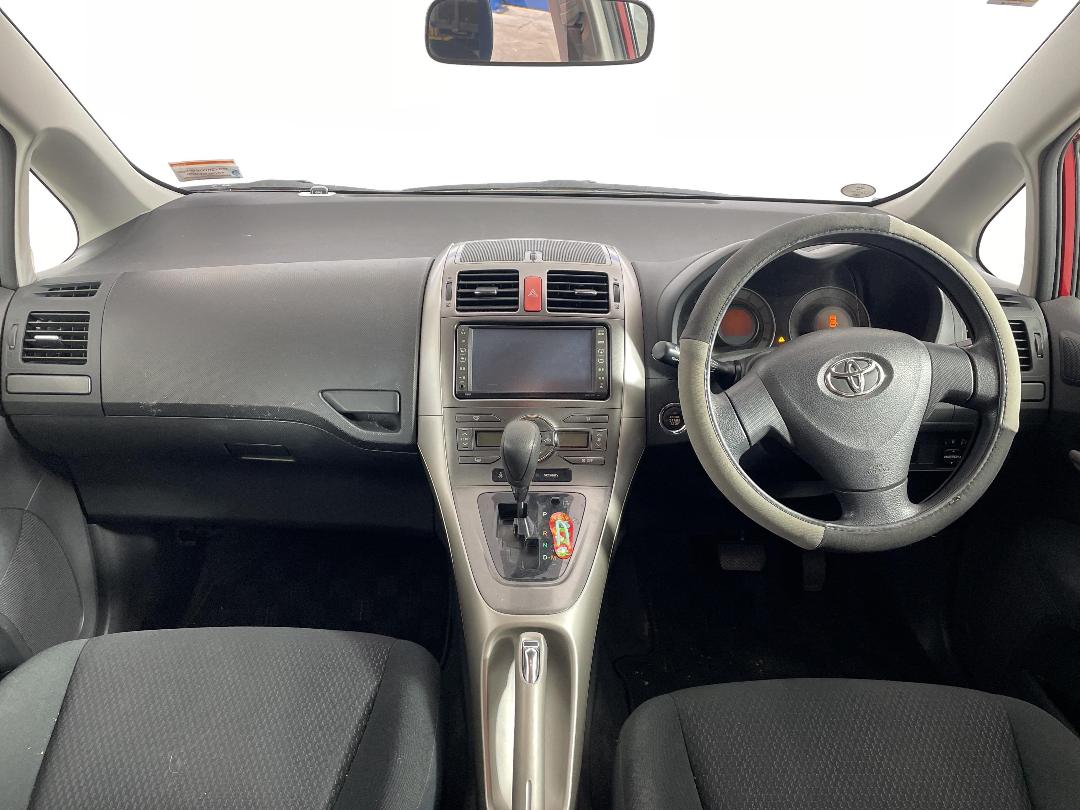 Photo '17' of Toyota Auris