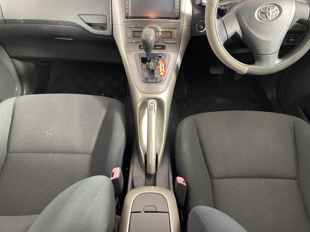 Photo '18' of Toyota Auris