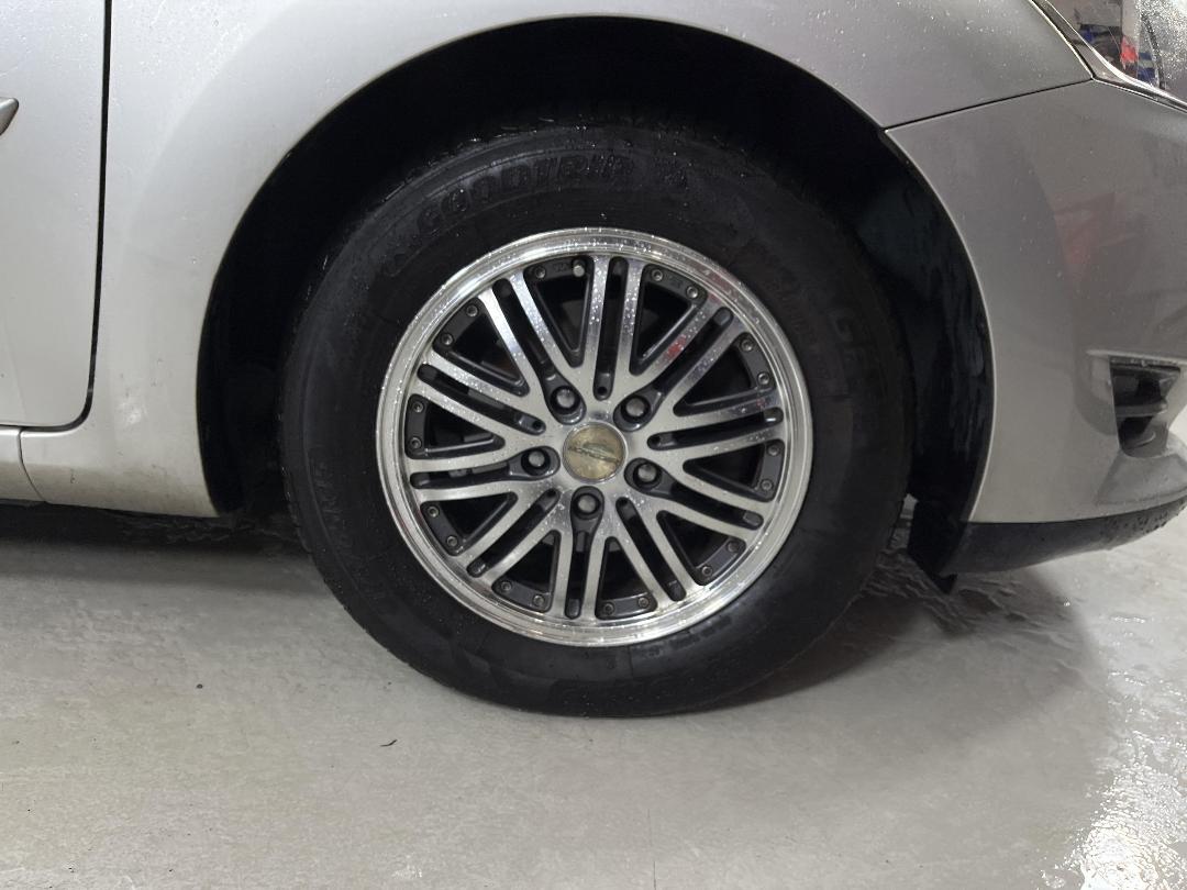 Photo '9' of Toyota Auris